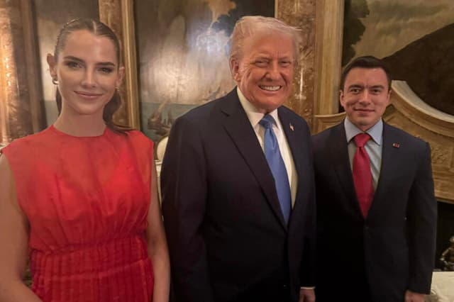 Donald Trump recibe en su mansión de Mar-a-Lago al presidente ecuatoriano Daniel Noboa