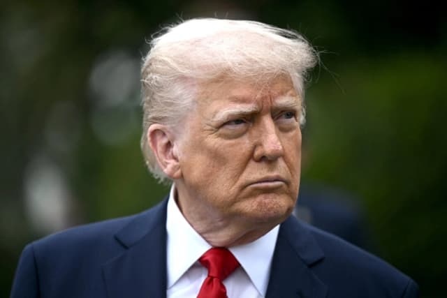 Casa Blanca niega informes de que Trump considere reducir aranceles a China