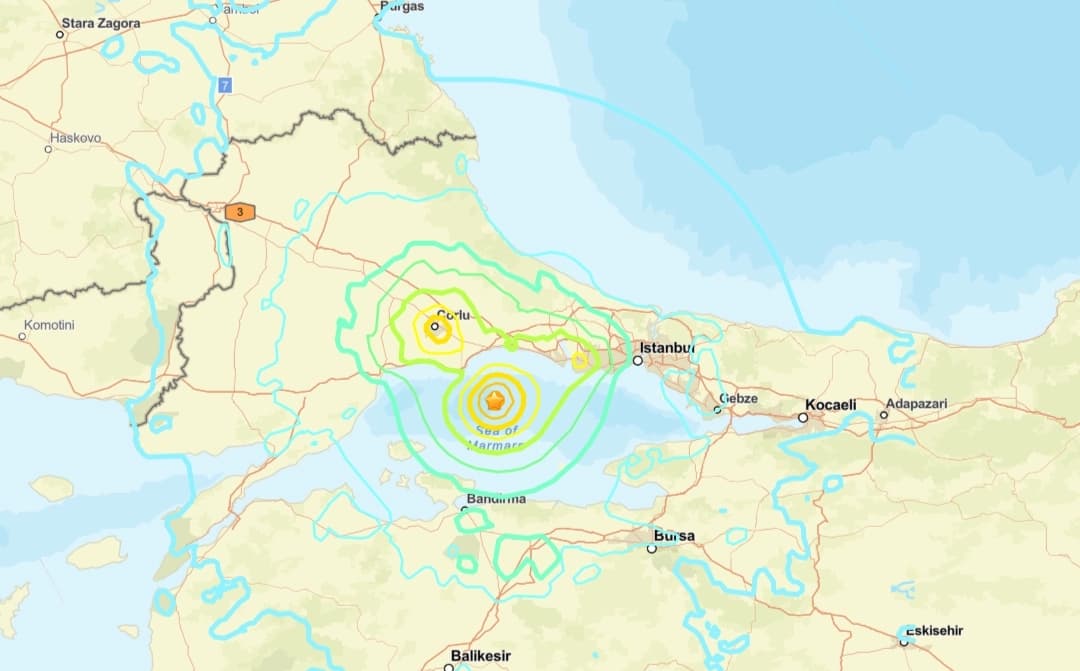 Un potente terremoto de magnitud 6.2 sacude Estambul