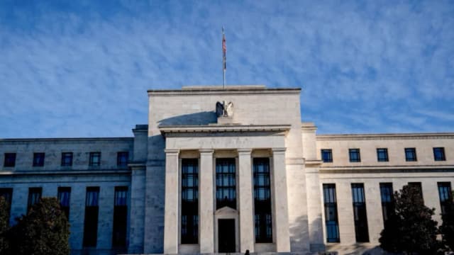 No habrá recortes de tasas, ya que inflación y aranceles alimentan incertidumbre: Gobernadora de la Fed