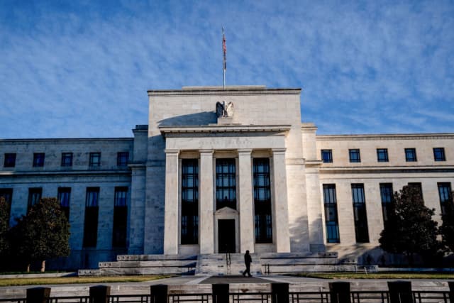 No habrá recortes de tasas, ya que inflación y aranceles alimentan incertidumbre: Gobernadora de la Fed