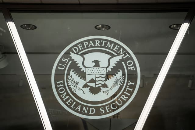 Miles de extranjeros ilegales se han registrado en la aplicación CBP Home para autodeportarse, dice la CBP