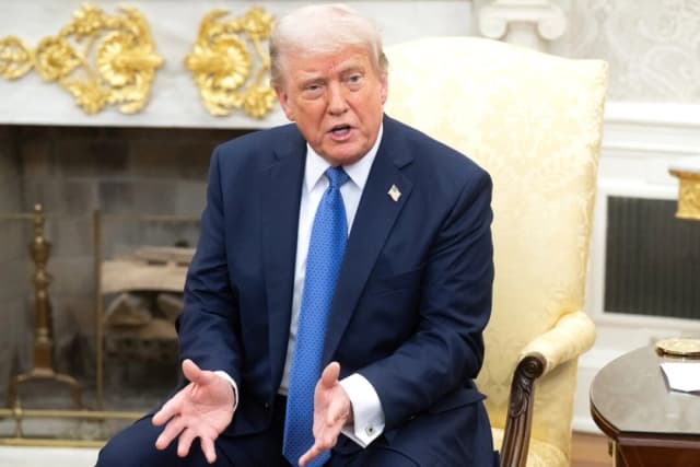 Trump afirma que Crimea "permanecerá con Rusia" en medio de esfuerzos por resolver el conflicto