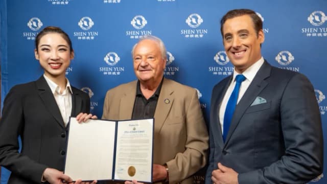 Concejal de condado elogia a Shen Yun: "Se lo recomiendo a todo el mundo"