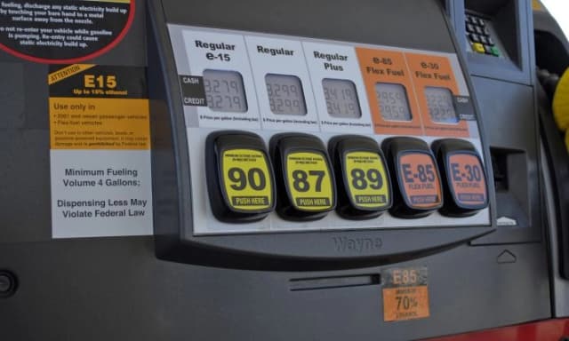 EPA emite una exención de emergencia que permite la venta de gasolina E15 más barata
