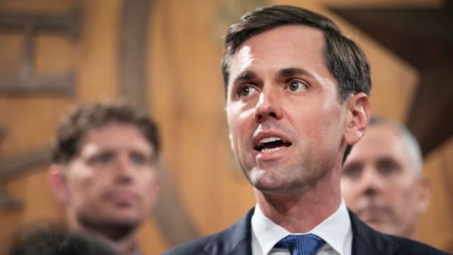 Senado de Texas busca derogar la ayuda universitaria para inmigrantes ilegales