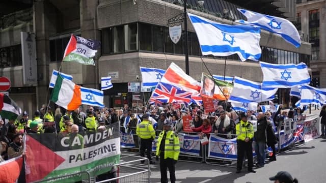 Acusan de terrorismo a hombre que intentó entrar en la embajada israelí en Londres