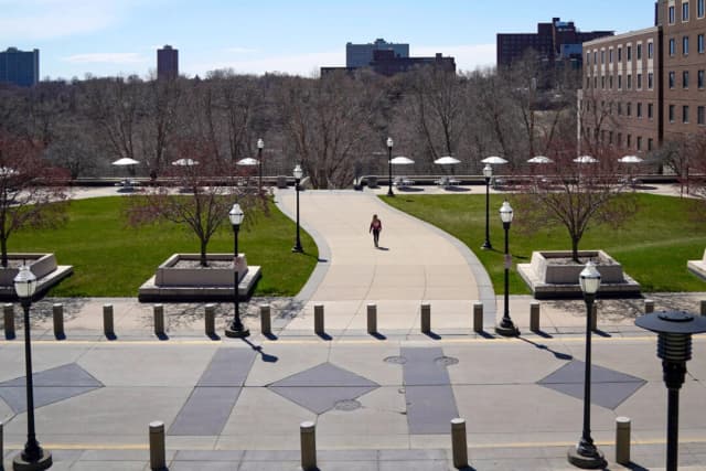 El ICE afirma que un estudiante de la Universidad de Minnesota fue detenido por conducir ebrio