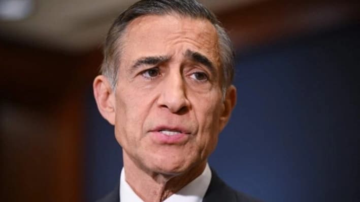 El representante Darrell Issa (R-Calif.) habla en el Capitolio de Estados Unidos, el 15 de noviembre de 2022. (Mandel Ngan/AFP vía Getty Images)