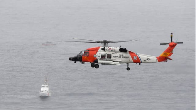 Guardia Costera rescata a grupo de inmigrantes ilegales en embarcación averiada cerca de San Diego