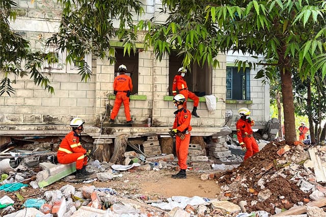Aumentan a 3085 los muertos por el terremoto en Birmania