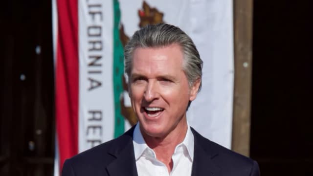 Newsom desafía los aranceles de Trump y apuesta por acuerdos comerciales internacionales