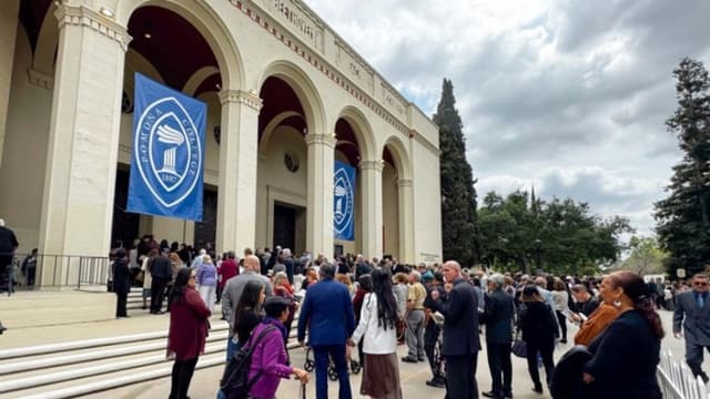 Pese a la falsa amenaza de bomba, Shen Yun actuó a sala llena en California