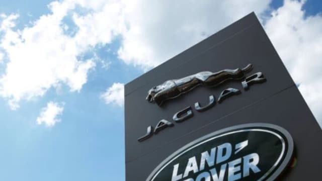 Jaguar Land Rover pausa envíos a EE. UU. en respuesta al arancel del 25 % sobre automóviles