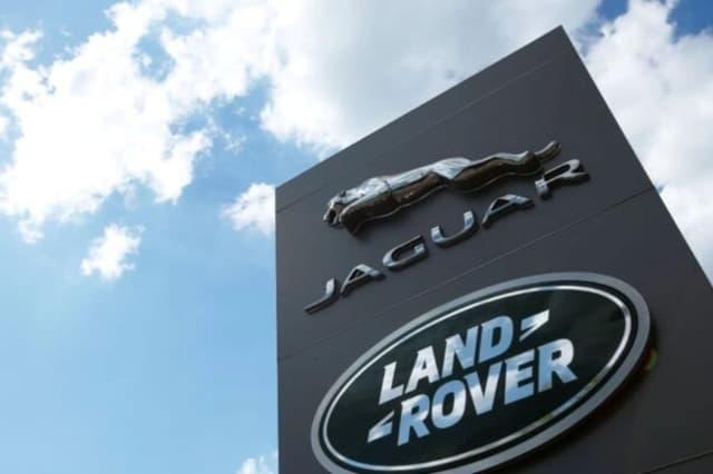 Jaguar Land Rover pausa envíos a EE. UU. en respuesta al arancel del 25 % sobre automóviles
