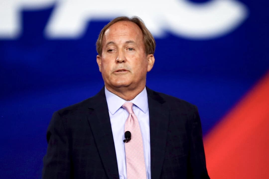 El fiscal general de Texas, Ken Paxton, habla en la Conferencia de Acción Política Conservadora en Dallas, Texas, el 5 de agosto de 2022. (Bobby Sanchez/The Epoch Times)