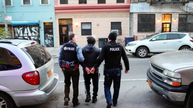 ICE detiene a 133 inmigrantes ilegales en Nueva York