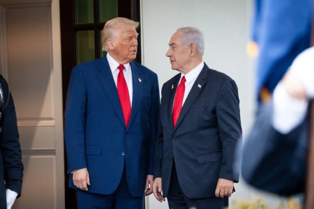 Netanyahu promete igualar el comercio con EE. UU. en reunión con Trump