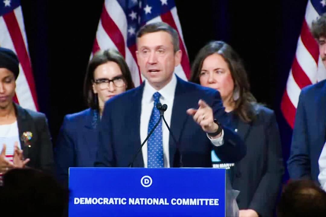 El presidente del Comité Nacional Demócrata, Ken Martin, en Minnesota, el 15 de febrero de 2025. (Reuters).