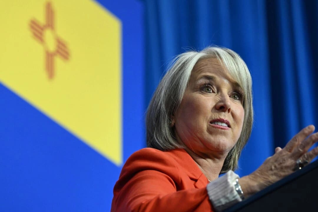 La gobernadora de Nuevo México, Michelle Lujan Grisham, en Albuquerque, Nuevo México, en una fotografía de archivo. (Saul Loeb/AFP a través de Getty Images).