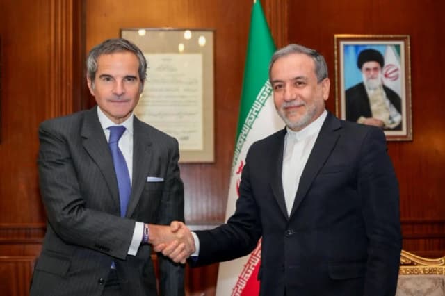 Irán afirma que la decisión sobre la reunión en Omán depende de EE. UU.