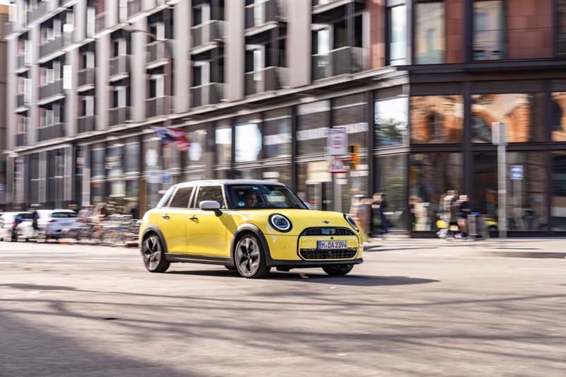 2025 Mini Cooper S. EL buen perfume se vende en frasco pequeño