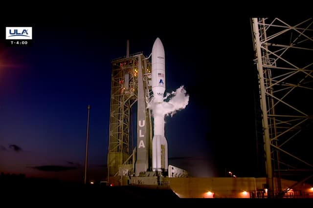 Posponen primer lanzamiento de la red de satélites de Amazon debido al clima