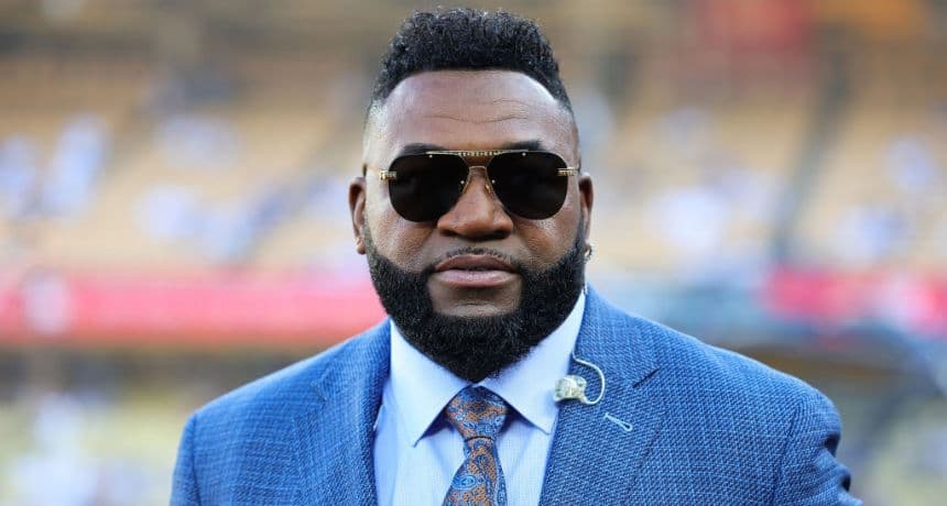 David Ortiz observa durante la práctica de bateo antes del primer partido de la Serie Mundial de 2024 en el Dodger Stadium, el 25 de octubre de 2024 en Los Ángeles, California. (Alex Slitz/Getty Images)