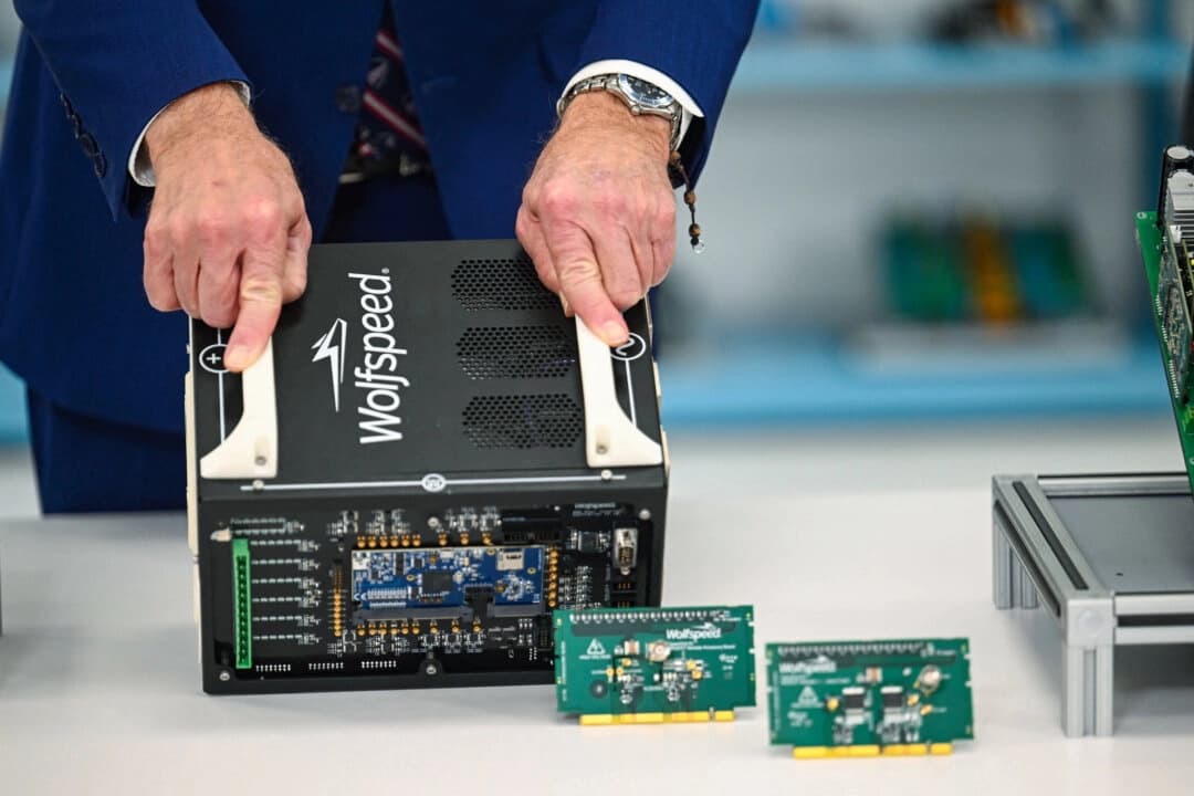 Presidente Trump protege ventaja tecnológica de Estados Unidos sobre China