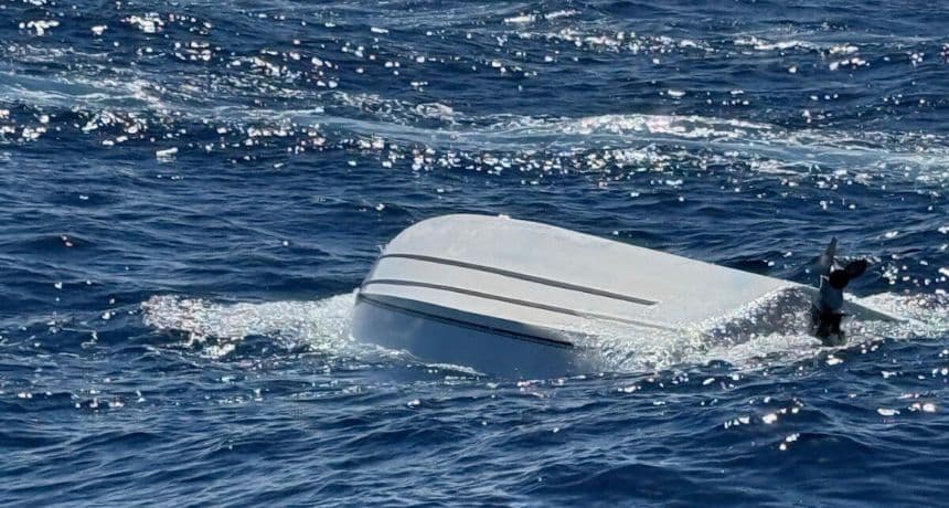 Un muerto, 4 heridos y 5 desaparecidos deja naufragio en la costa de Florida: Autoridades