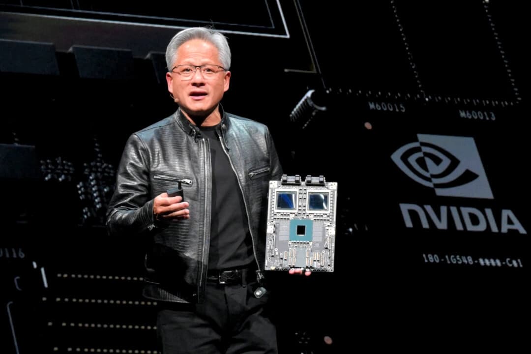 Jensen Huang, director ejecutivo de Nvidia, pronuncia su discurso clave antes del Computex 2024 en Taipéi, Taiwán, el 2 de junio de 2024. (Sam Yeh/AFP a través de Getty Images).