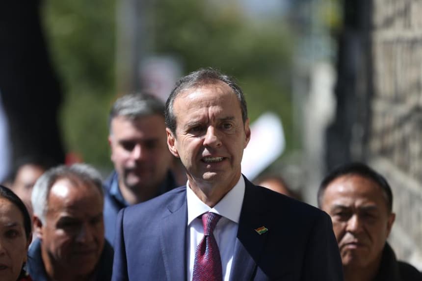 Expresidente Quiroga registra la alianza Libre para participar en elecciones de Bolivia