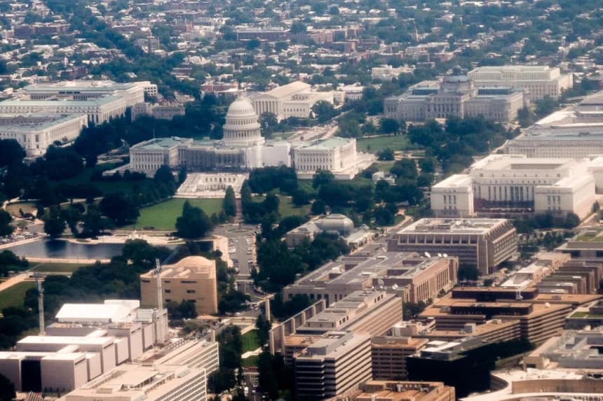 Una vista aérea muestra el Capitolio de EE. UU. en Washington el 11 de agosto de 2023. (Stefani Reynolds/AFP vía Getty Images)