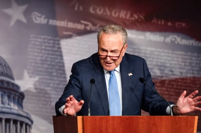 Schumer advierte que bloqueará a los nominados de Trump para fiscales federales de NY