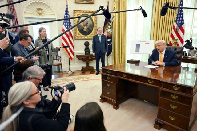 La nueva política de prensa de la Casa Blanca pone fin al acceso preferencial de AP, Reuters y Bloomberg