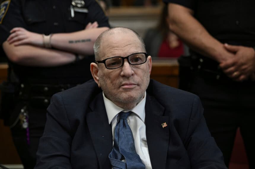 Harvey Weinstein comparece ante la Corte Suprema de Manhattan en el segundo día de selección del jurado en el juicio por violación en su contra, en Nueva York, el miércoles 16 de abril de 2025. (Curtis Means/Pool Photo vía AP).