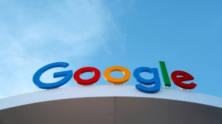 El logotipo de Google en la casa de Google en CES 2024, una feria comercial anual de electrónica de consumo, en Las Vegas, Nevada, el 10 de enero de 2024. (Reuters/Steve Marcus/Foto de archivo)
