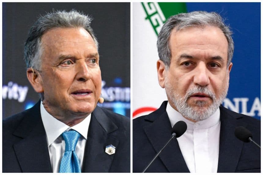 (Izquierda) El enviado especial de Estados Unidos para Oriente Medio, Steve Witkoff, habla durante la Cumbre Prioritaria de la FII en Miami Beach, Florida, el 20 de febrero de 2025. (Derecha) El ministro de Asuntos Exteriores de Irán, Abbas Araghchi, asiste a una rueda de prensa en Ereván, Armenia, el 25 de marzo de 2025. (Chandan Khanna, Karen Minasyan/AFP vía Getty Images)