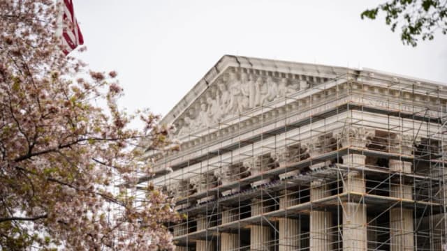 Gobierno Trump responde a la Corte Suprema tras suspensión temporal de deportaciones