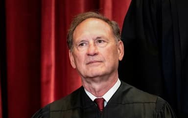 NPR se retracta de reportaje donde afirmaba que juez Alito se jubilaría