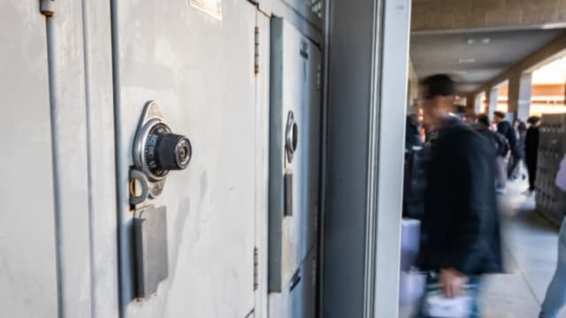 Encuesta: California pierde la fe en educación K-12 y favorece política deportiva de Trump para niñas