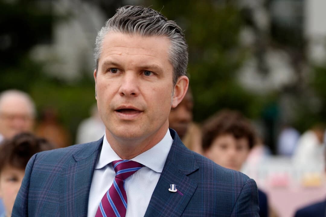 El secretario de Defensa Pete Hegseth en Washington el 21 de abril de 2025. (Chip Somodevilla/Getty Images)