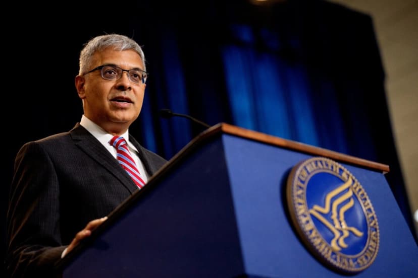 El director de los Institutos Nacionales de Salud, Dr. Jay Bhattacharya, en Washington el 22 de abril de 2025. (Andrew Harnik/Getty Images)