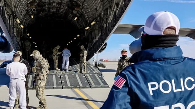 Juez limita capacidad de Administración Trump para deportar inmigrantes ilegales retenidos en Guantánamo