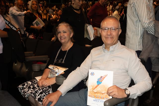 "La conexión con la espiritualidad" de Shen Yun impresiona a ingeniero de México