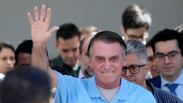 Expresidente brasileño Jair Bolsonaro sale del hospital tras recuperarse de cirugía intestinal