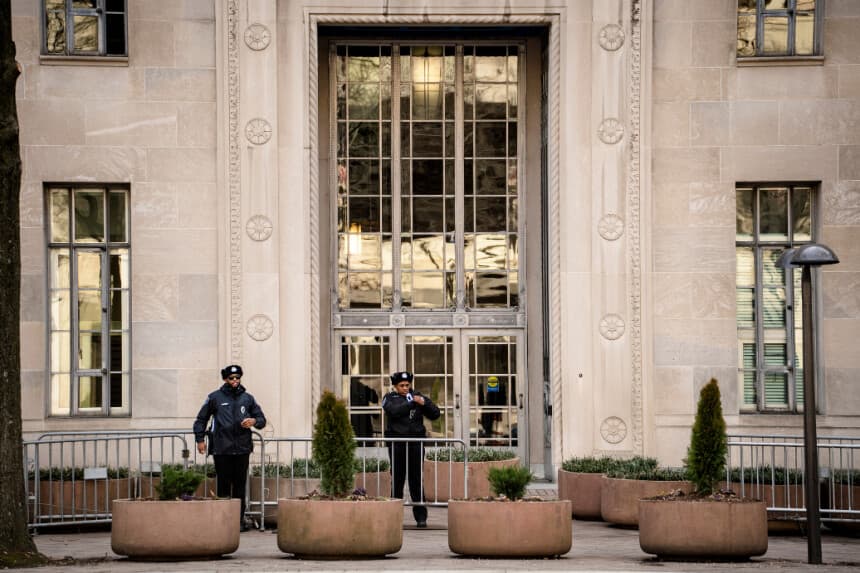 El Departamento de Justicia (DOJ) en Washington, el 10 de marzo de 2025. (Madalina Vasiliu/The Epoch Times).