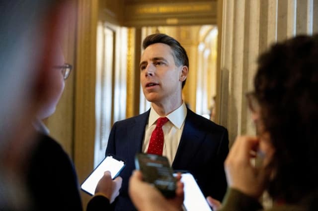 El senador Hawley abre investigación sobre denuncias de trabajo infantil en planta de Tyson Foods