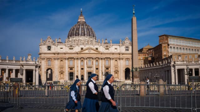 Segundo día del cónclave: aún no eligen papa tras votación matutina de los cardenales