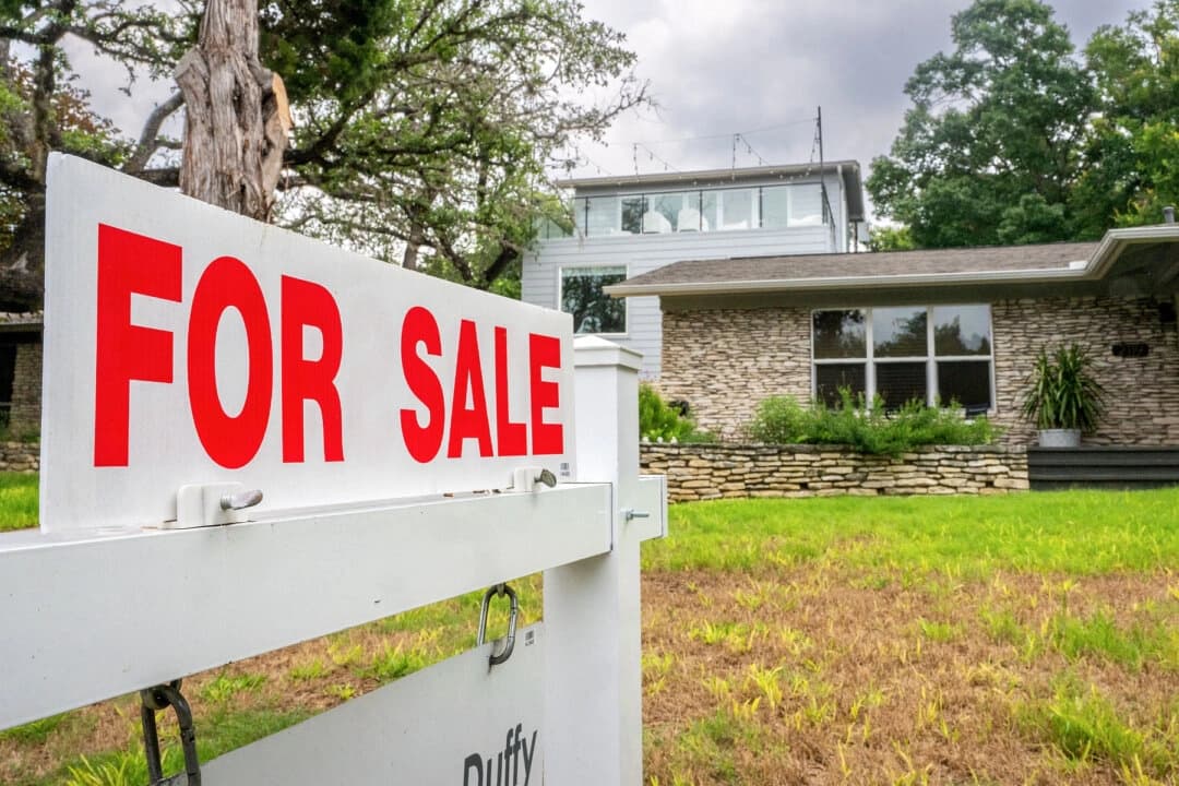 Una vivienda en venta en Austin, Texas, el 22 de mayo de 2024. (Brandon Bell/Getty Images)